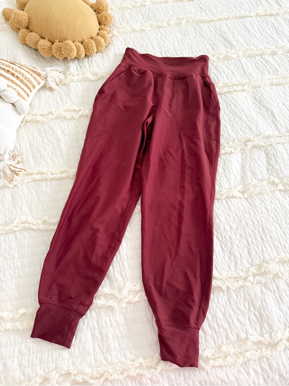 Dark red jogger